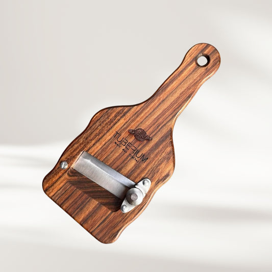 Trüffelhobel aus Ovangkol-Holz